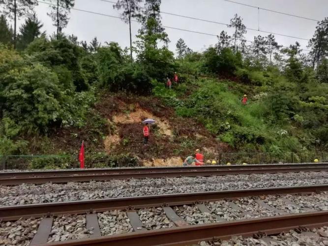 管家婆正版管家和5層樓因暴雨垮塌與5層樓因暴雨垮塌 房主在外掙裝修錢