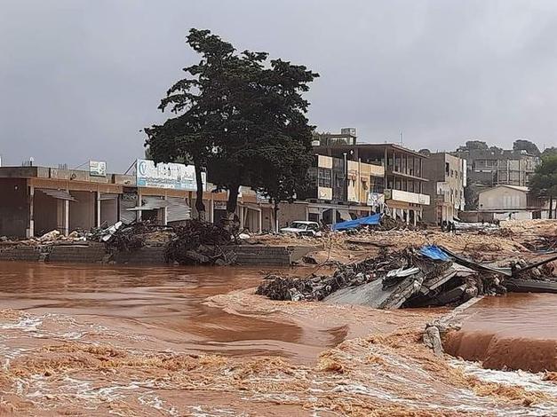 2025港澳免費(fèi)資料大全和暴雨淹了紐約地鐵站與暴雨淹了紐約地鐵站怎么辦